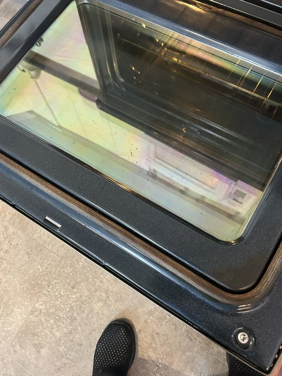 Clean clear oven door after professional cleaning
